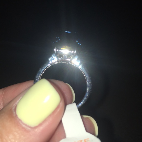 Smokey Green Peridot Ring - Picture 4 of 5